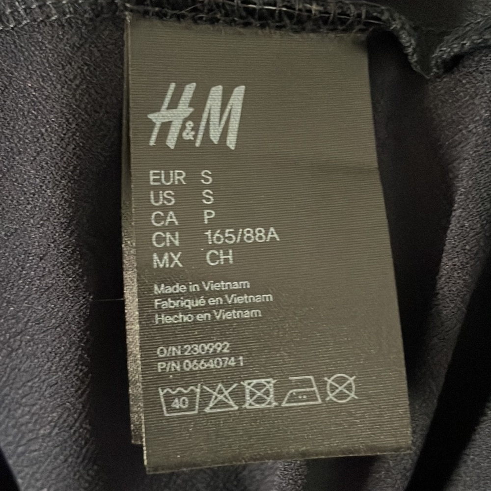 H&M Blouse - Picture 4 of 5
